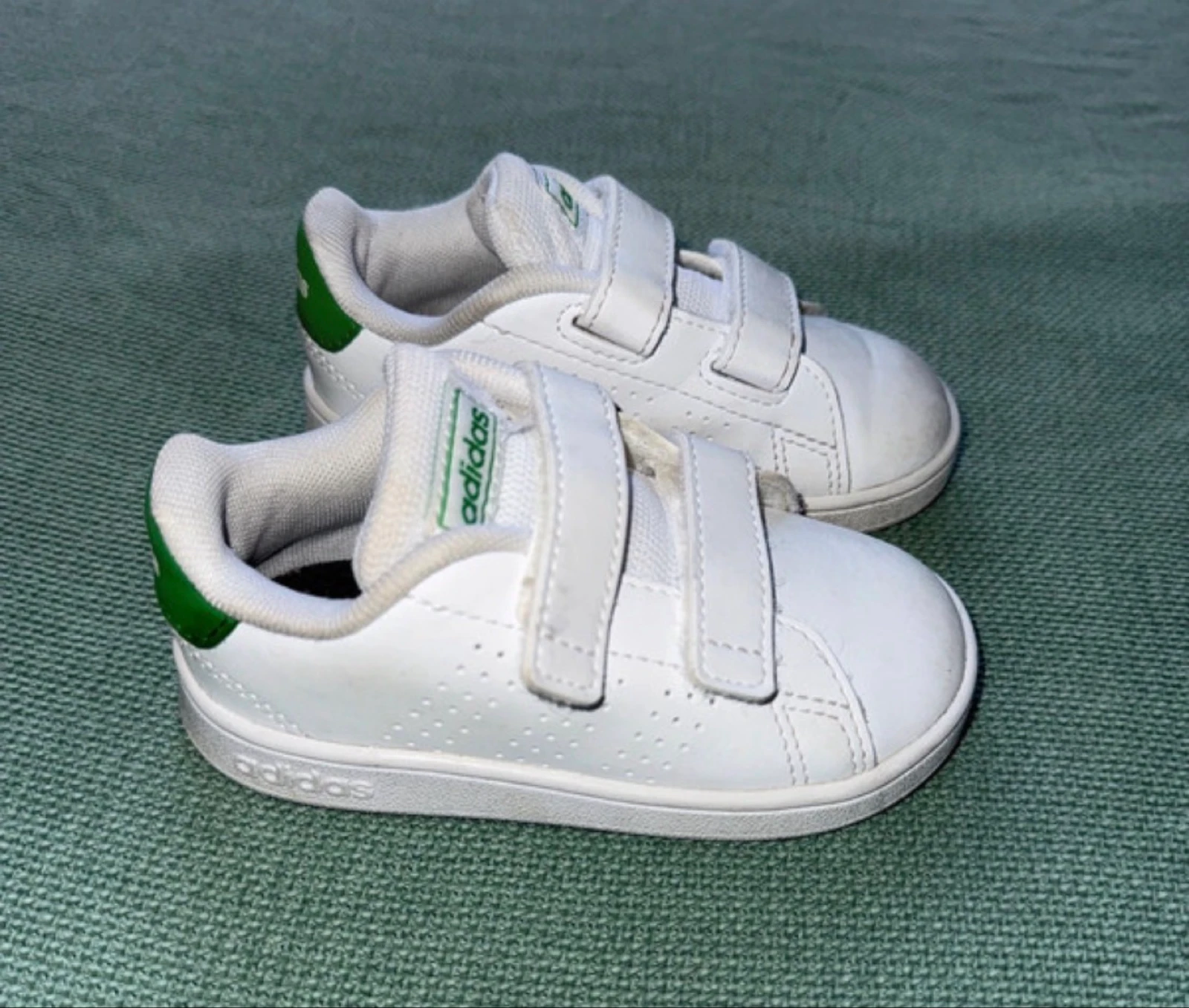 Tênis Adidas T22 Brancos com Defeito 👟 – photo 3